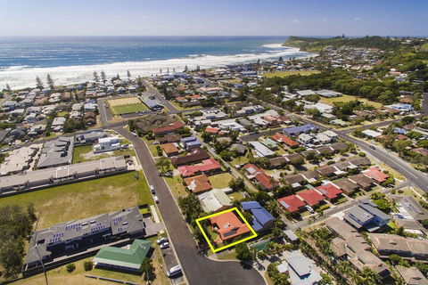 SECRET GARDEN WiFi Netflix Pet Friendly - Hotel Gold Coast 1