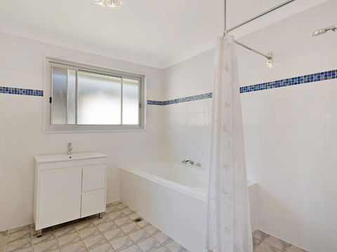 81 Dalmeny Drive Beach House - Hotel Gold Coast 2