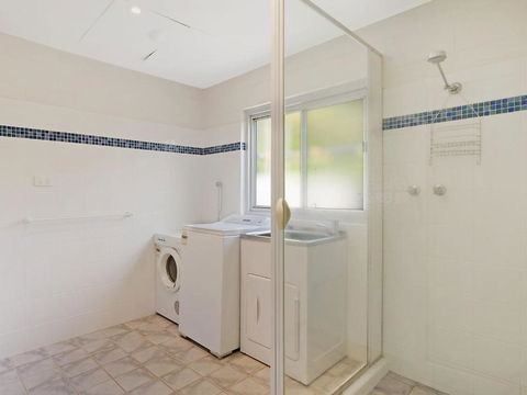 81 Dalmeny Drive Beach House - Hotel Gold Coast 5