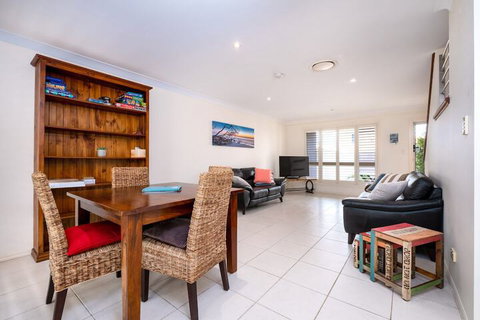 Driftwood - Hotel Gold Coast 2