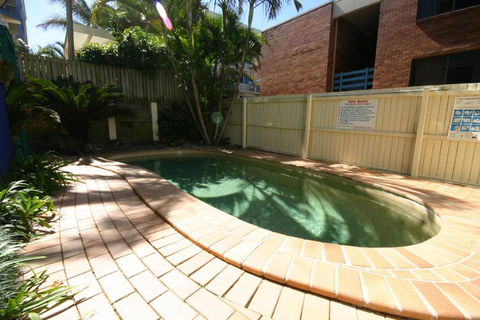 Jade Waters U4 / Latona Ave - Hotel Gold Coast 4
