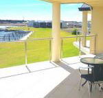 Island Waterfront Getaway WiFi - Hotel Gold Coast