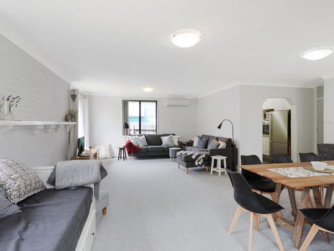37 Mort Avenue - Hotel Gold Coast 6