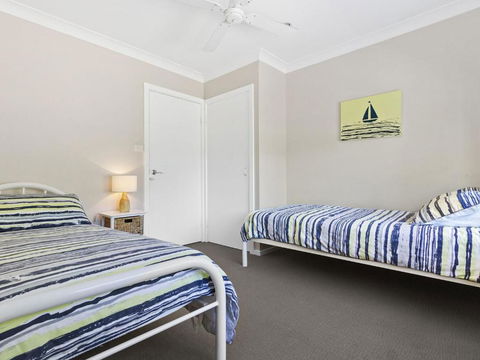 HILLTOP HAVEN In MOLLYMOOK - Hotel Gold Coast 6