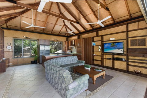 On The Beach - Hotel Gold Coast 5