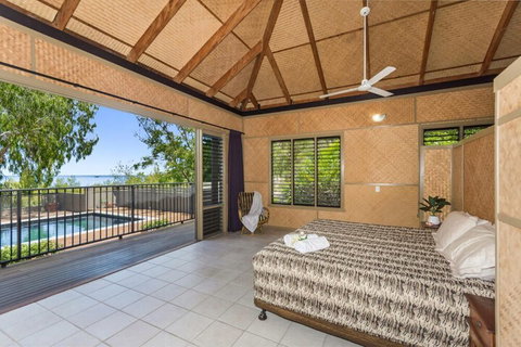 On The Beach - Hotel Gold Coast 7