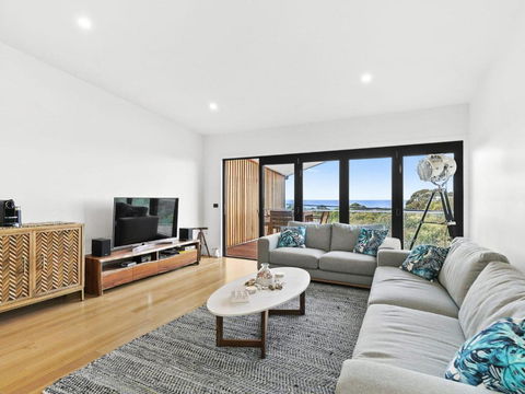 POINT BREAK NEW LISTING 2019 - Hotel Gold Coast 4