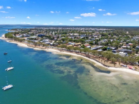 Woorim Secluded Palms Cottage - Hotel Gold Coast 5
