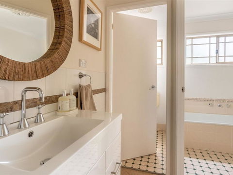 Bombo Blue Pet Friendly Townhouse - Hotel Gold Coast 3