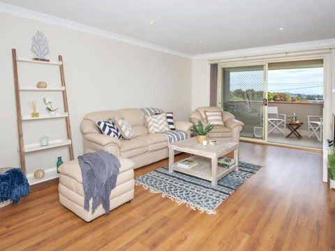 Emerald Coastal Walk Swimming Pool Pet Friendly - Hotel Gold Coast 4