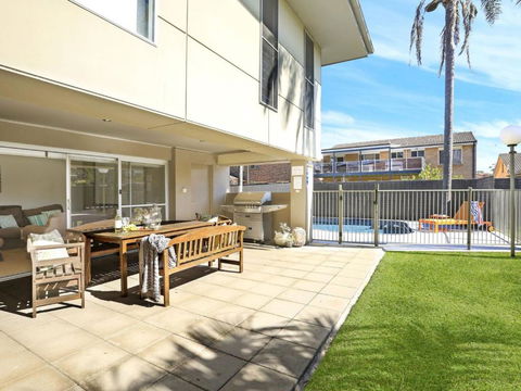 Isthmus On Jones Beach - Hotel Gold Coast 1