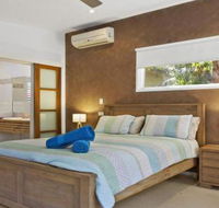 Lous Folly inground pool  air conditioned - Hotel Gold Coast