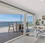 Rainbows End soaring views north to Gerroa - Hotel Gold Coast