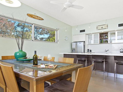Serene Spacious Air Conditioned Accommodation - Hotel Gold Coast 4