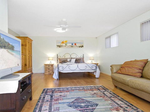 Serene Spacious Air Conditioned Accommodation - Hotel Gold Coast 3