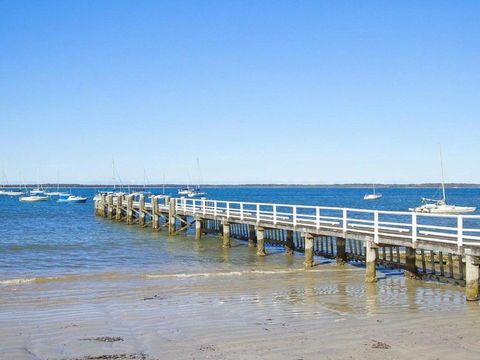 Serene Spacious Air Conditioned Accommodation - Hotel Gold Coast 1