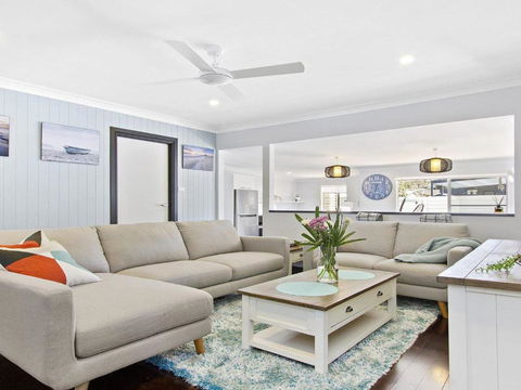 Sunset Beach Situated Between Two Beaches & A Lake - Hotel Gold Coast 1