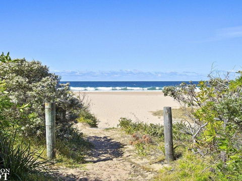 Sunset Beach Situated Between Two Beaches & A Lake - Hotel Gold Coast 3