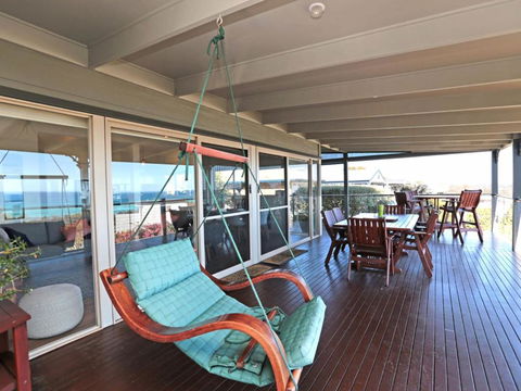 BAY VIEWS On MANNA DROMANA - Hotel Gold Coast 5