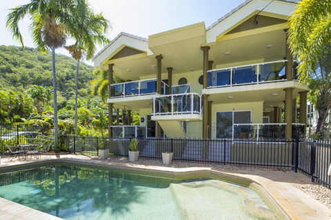 Champagne Apartment 1 - Hotel Gold Coast 0