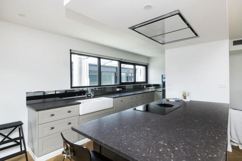 Accommodate Canberra Warehouse - Hotel Gold Coast 6