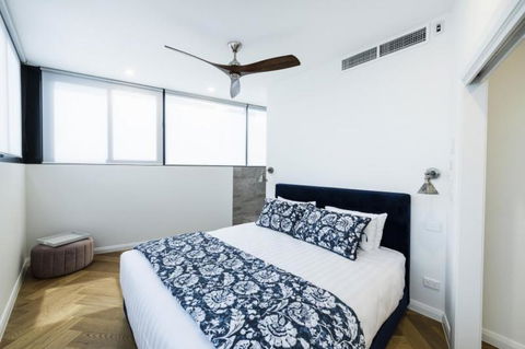 Accommodate Canberra Warehouse - Hotel Gold Coast 1