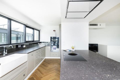 Accommodate Canberra Warehouse - Hotel Gold Coast 2