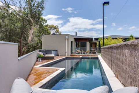 Kalina Retreat Tennis & Pool - Hotel Gold Coast 0
