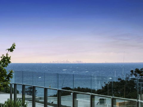 SEA TEMPLE MORNINGTON - Hotel Gold Coast 1