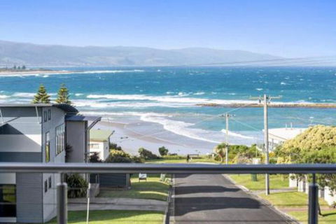 SEA SPECTACULAR Seconds From The Beach! - Hotel Gold Coast 0