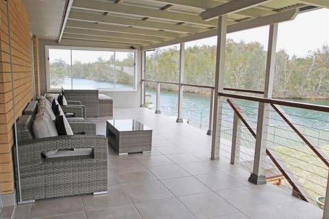 Ever After - Hotel Gold Coast 7