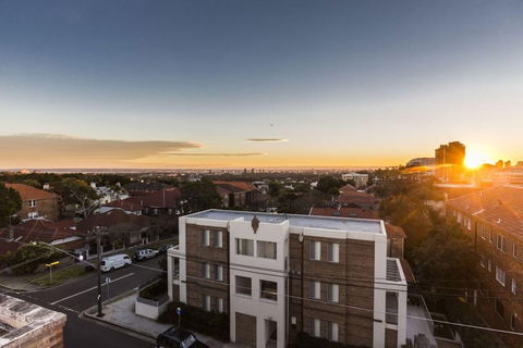 2 Bdrm Art Deco Apt Stroll To Bondi Junction - Hotel Gold Coast 1