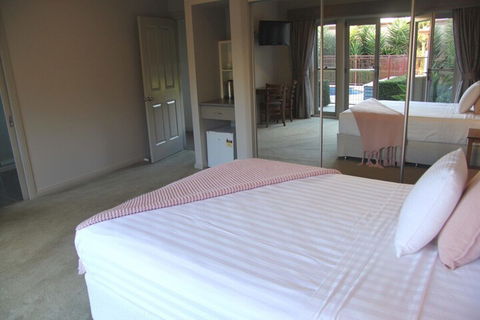 BEL MIREN SARAH LOUISA - Hotel Gold Coast 4