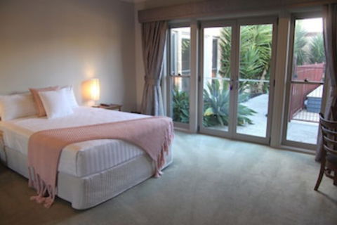 BEL MIREN SARAH LOUISA - Hotel Gold Coast 0