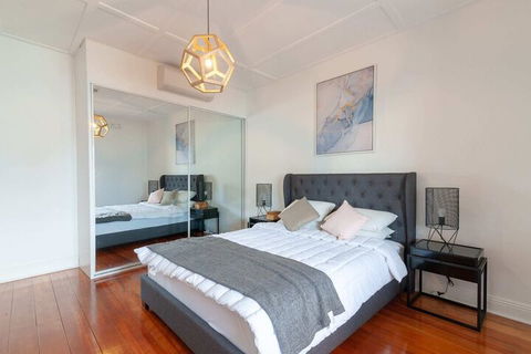 Luxurious Heritage Home With Harbour Bridge Views - Hotel Gold Coast 2