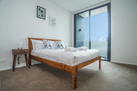 Oud Wood Apartment - Hotel Gold Coast 2