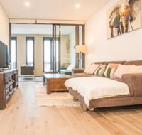 Oud Wood Apartment - Hotel Gold Coast