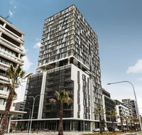 New Bright Apartment in Waterloo - Hotel Gold Coast