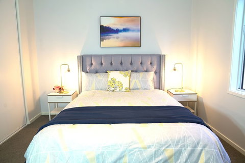 Waterfront Villa In Sanctuary Lakes - Hotel Gold Coast 6