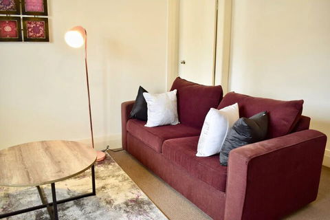 Bright & Breezy Bondi Beach Pad - Hotel Gold Coast 5