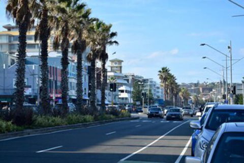 Bright & Breezy Bondi Beach Pad - Hotel Gold Coast 1