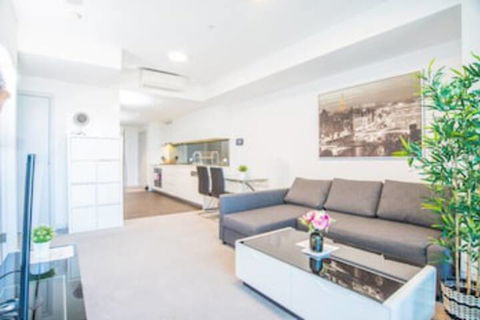 Minimalism Modern Apartment With Water View - Hotel Gold Coast 0
