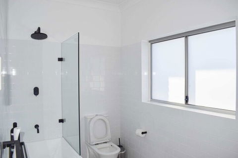 2 Bedroom Apartment With Ocean Views - Hotel Gold Coast 5