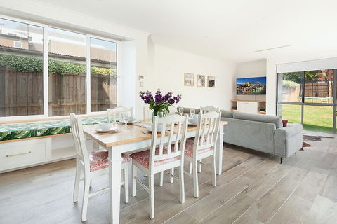 Large Family Home Bondi - Hotel Gold Coast 2