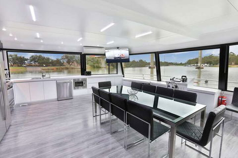 All Seasons Houseboats - Hotel Gold Coast 7