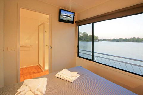 All Seasons Houseboats - Hotel Gold Coast 1