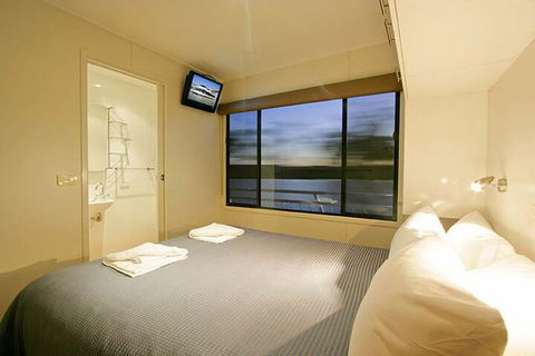 All Seasons Houseboats - Hotel Gold Coast 6