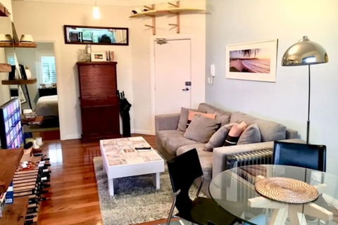 Sleek Contemporary Bondi Beachside Apartment - Hotel Gold Coast 6
