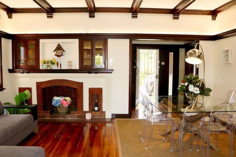 Charming & Cosy Home With City Views - Hotel Gold Coast 6