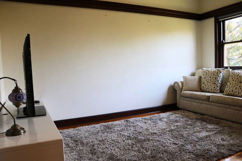 Charming & Cosy Home With City Views - Hotel Gold Coast 7